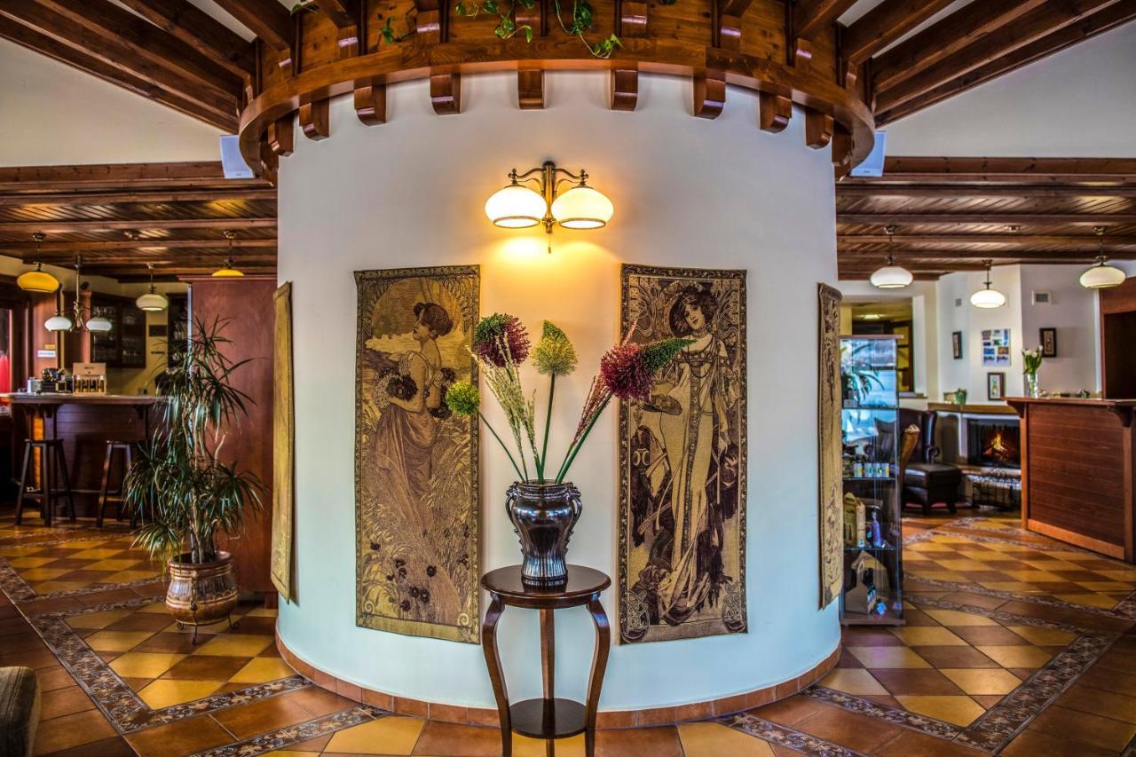 Hotel Forest Hills Zirc Extérieur photo