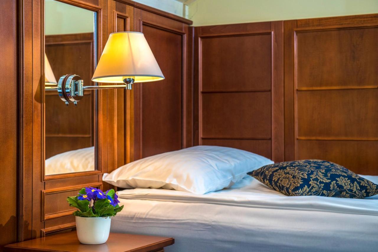 Hotel Forest Hills Zirc Extérieur photo