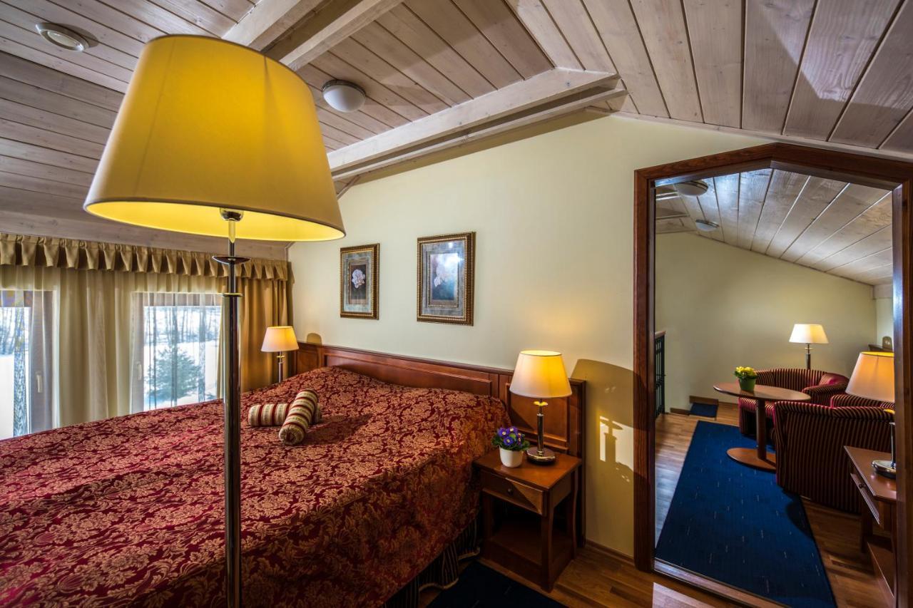 Hotel Forest Hills Zirc Extérieur photo