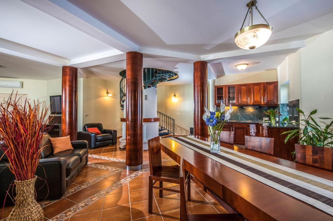 Hotel Forest Hills Zirc Extérieur photo