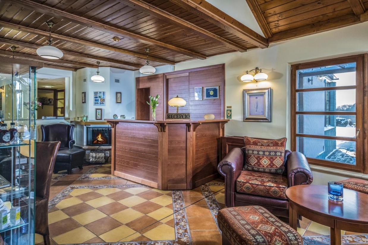 Hotel Forest Hills Zirc Extérieur photo