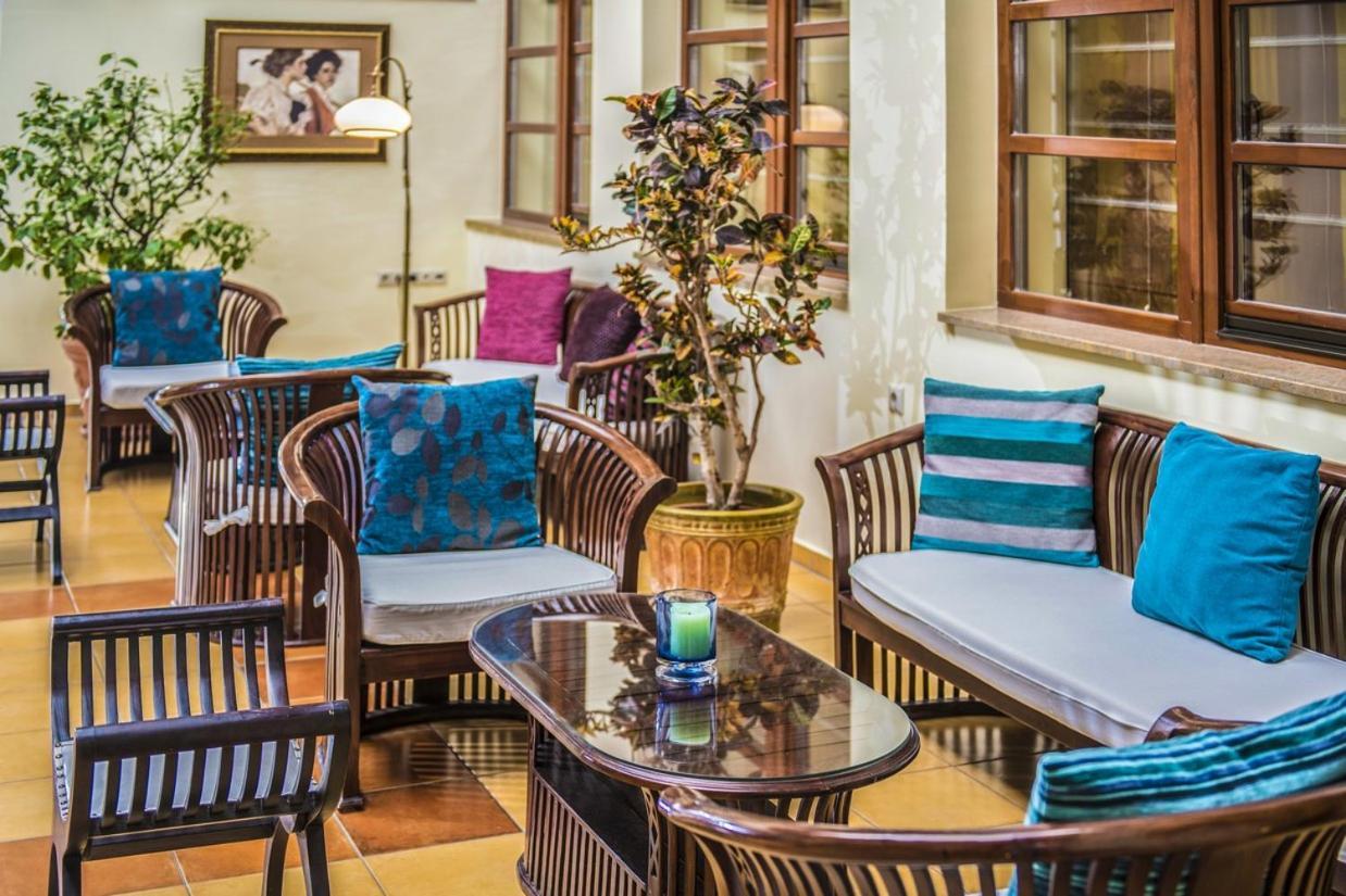 Hotel Forest Hills Zirc Extérieur photo